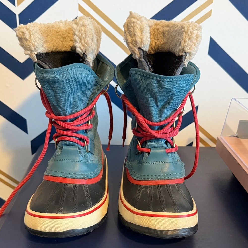 Sorel Women’s Snow Boots in Teal and Red